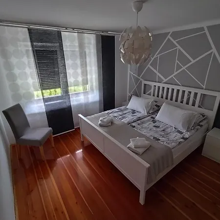 Justin 아파트 블레드